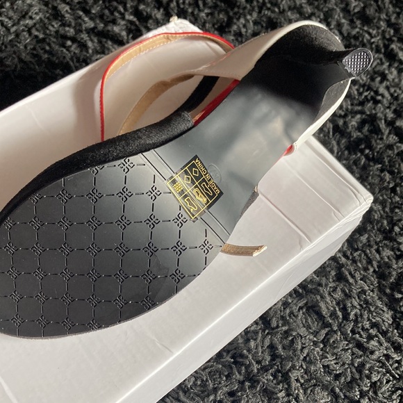 Red Black and white Suede and faux leather heels - Picture 2 of 2